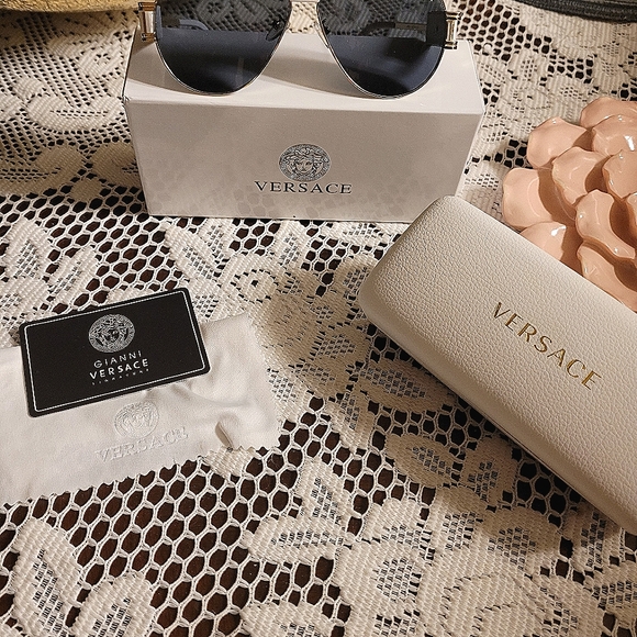 ✅SPECIAL FRAMES 💯 VERSACE WHITE SUNGLASSES #9139 - Picture 4 of 10